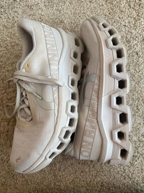 Women’s On Cloud Monster 2.0